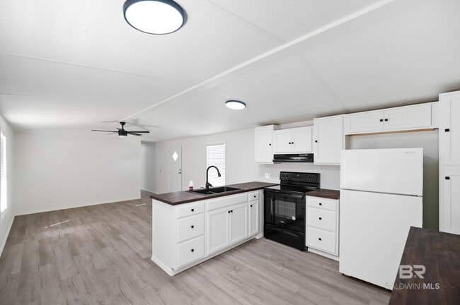 Building Photo - 16869 Lea Cir