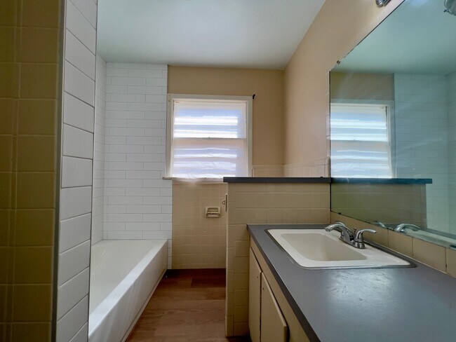 Building Photo - 2825 57th St