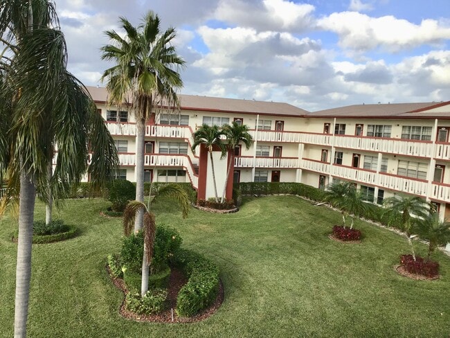 Building Photo - 84 Brighton B