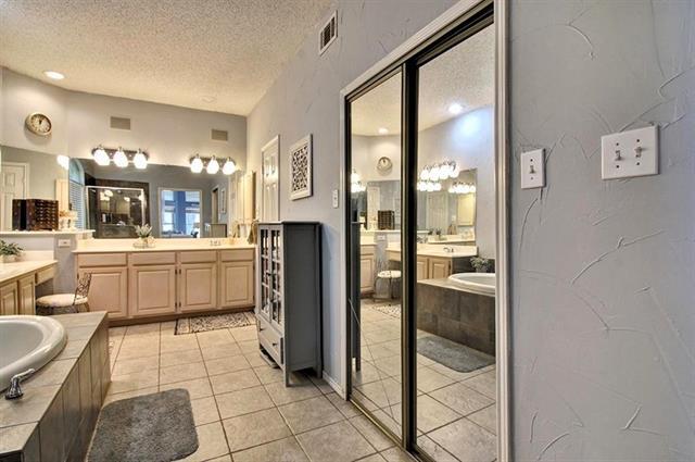 Building Photo - 2714 Bordeaux Dr