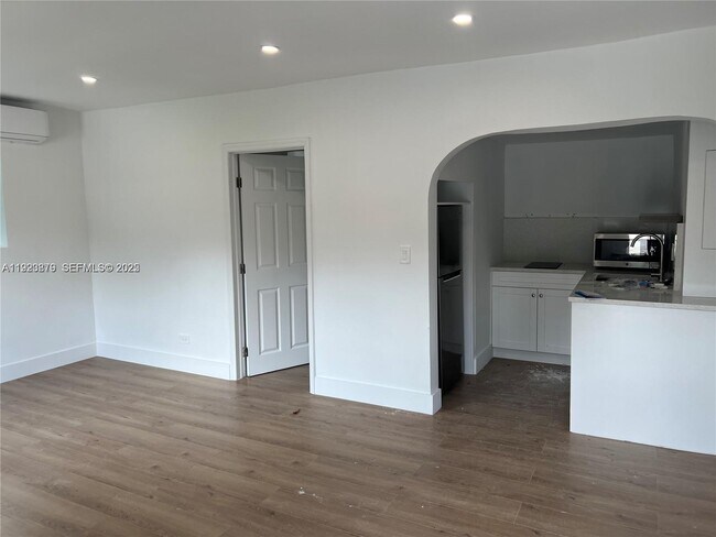 Building Photo - 5444 NW 5th Ave