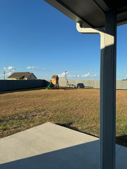 Building Photo - 127 Juanita Ct