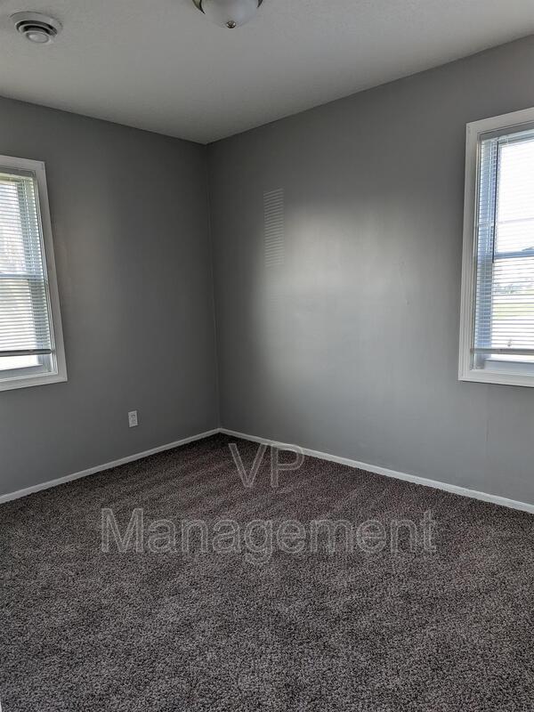 Building Photo - 2902 W 70th St
