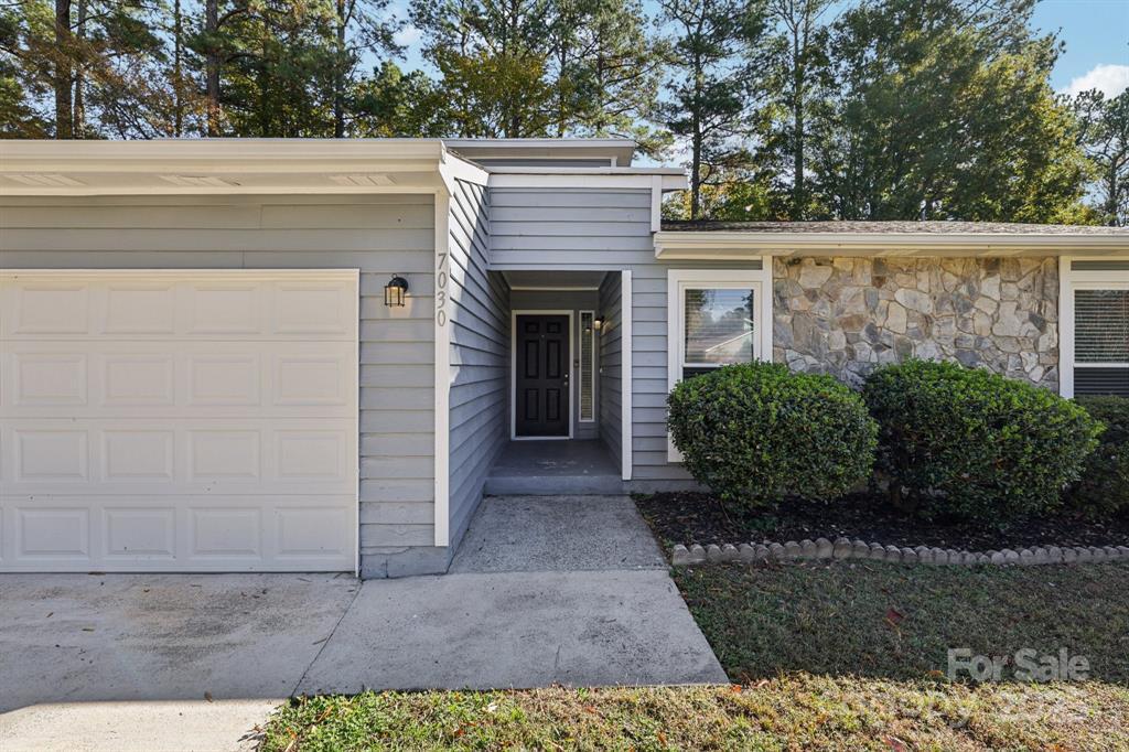 Building Photo - 7030 Huntsmaster Dr