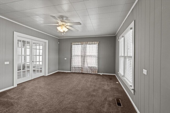 Building Photo - Charming Farmhouse on the West Side of Ath...