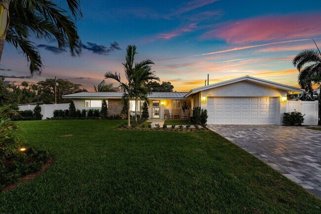Primary Photo - 902 SW 27th Pl