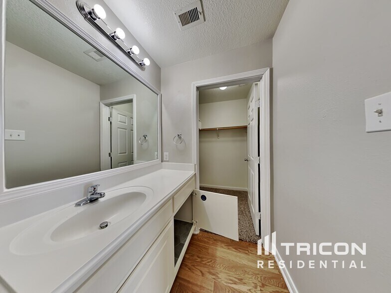 Building Photo - 6930 Waterlilly View Ln