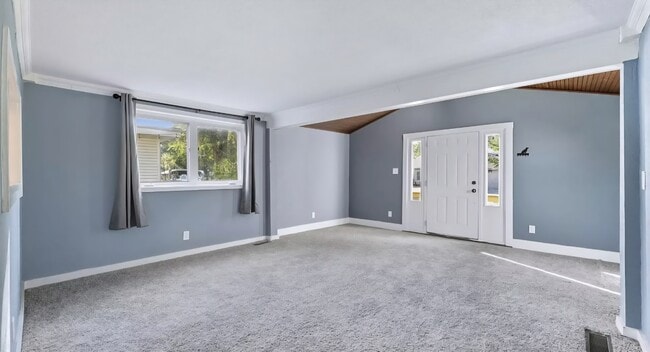 Building Photo - 1219 Lawn Ave