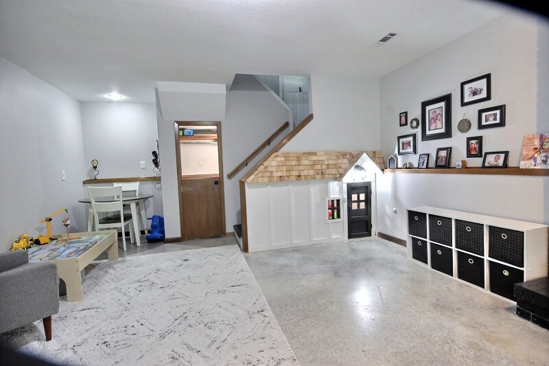 Building Photo - 2647 S Dalton St