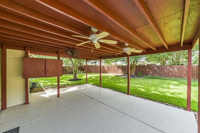 Building Photo - 2411 Misty Falls Ct