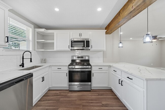 Building Photo - 507 E Dumble St