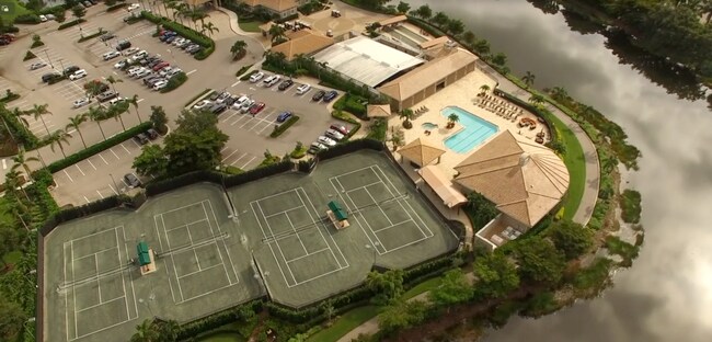 Club Amenities - 23030 Whispering Ridge Dr