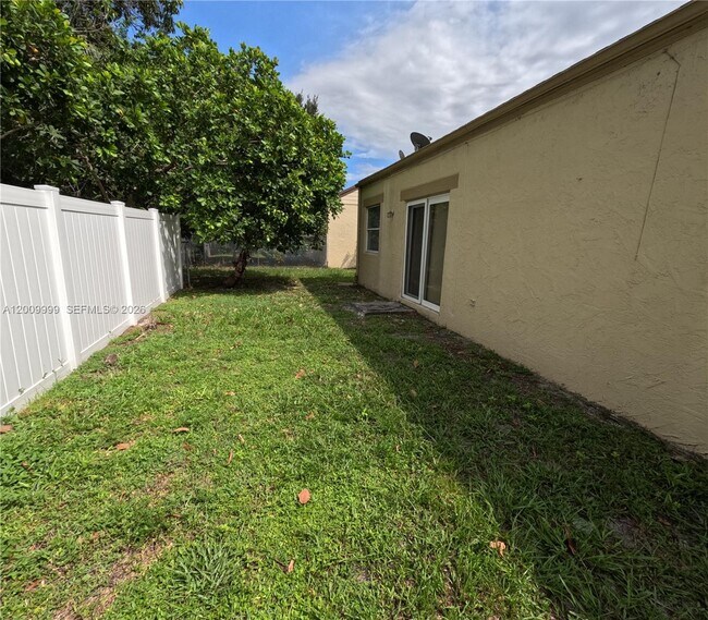 Building Photo - 1211 SW 84th Terrace