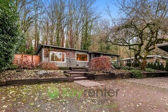 Building Photo - Remodeled Home with Zen Room, Soaking Tubs & Gas Fireplace