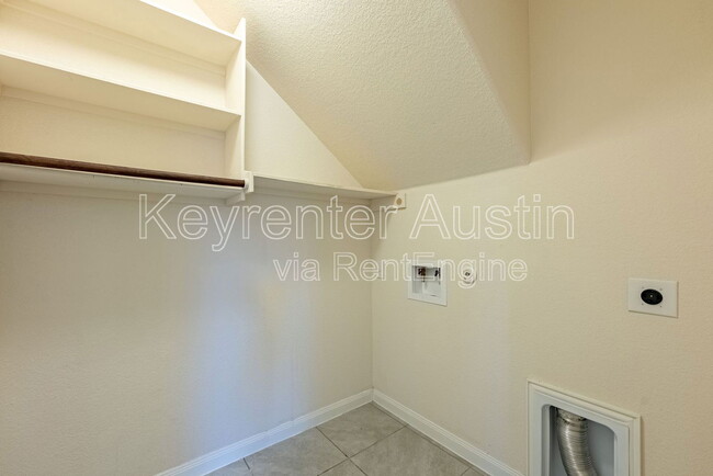 Building Photo - 500 Puerta Vallarta Ln