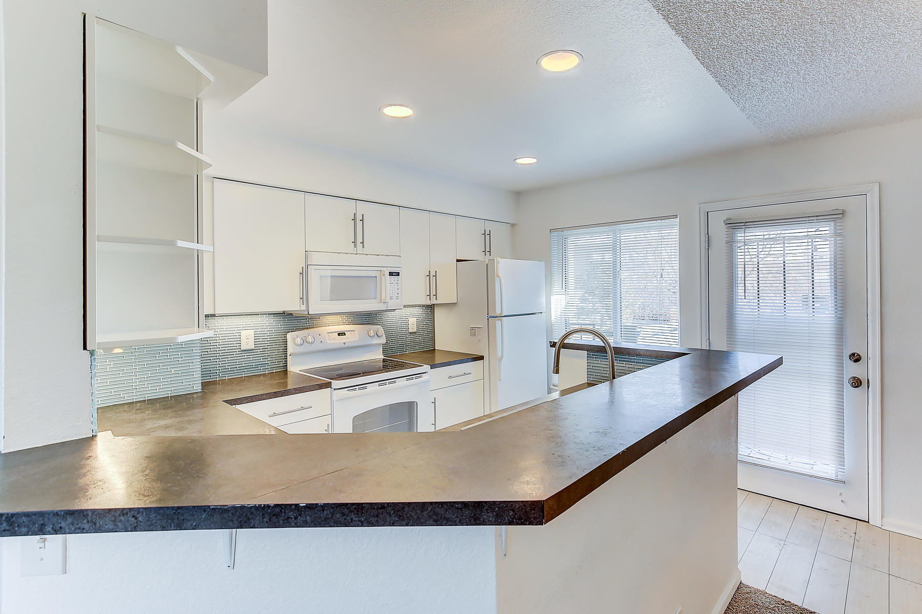 Building Photo - 2 Acoma St