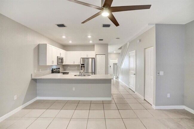 Building Photo - 389 NE 208th Terrace