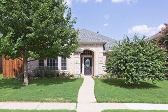 Building Photo - 9220 Norman Dr