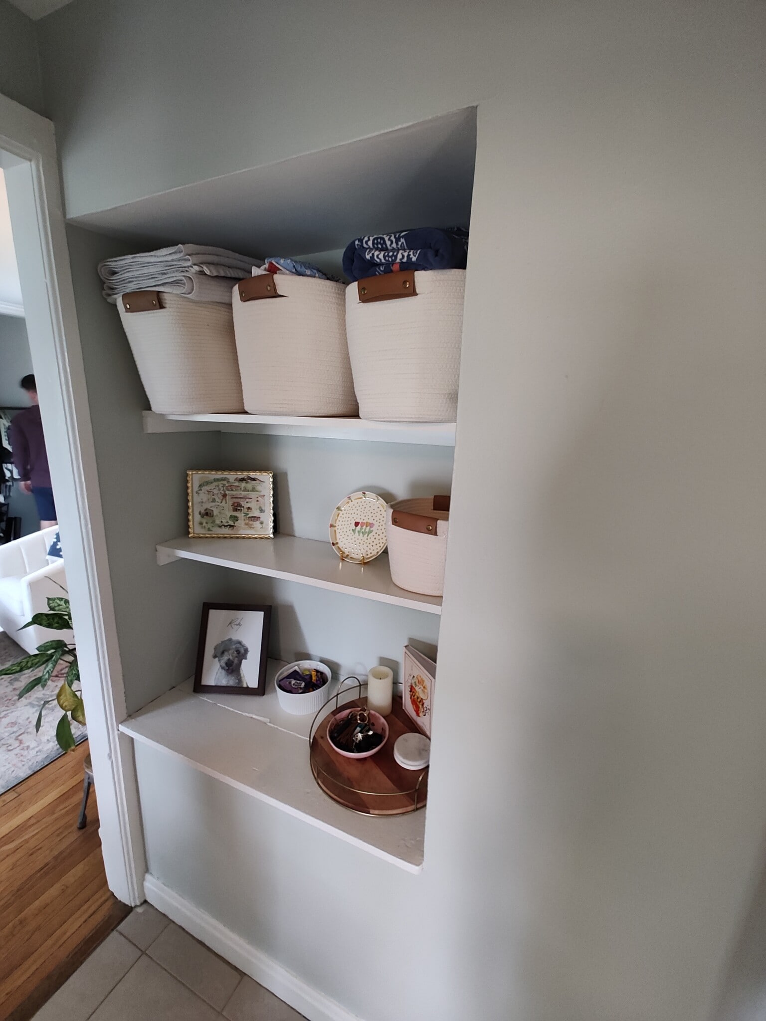 Hallway shelf storage - 617 Delles Rd