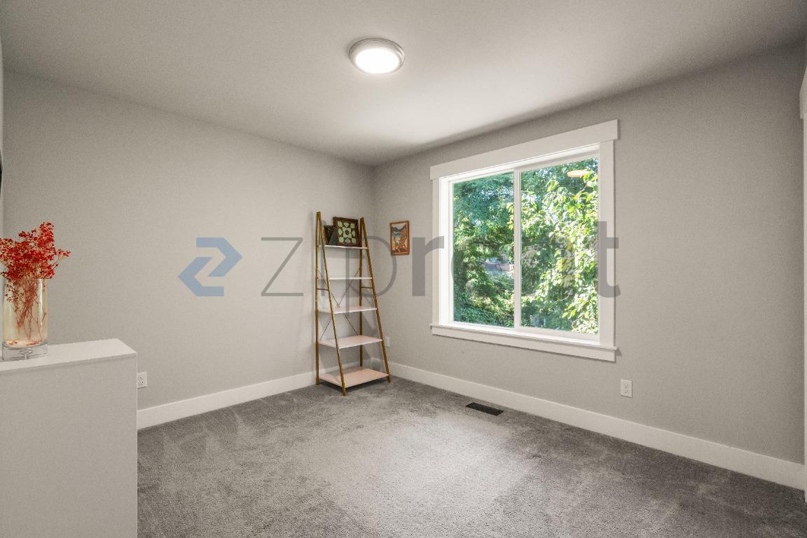 Building Photo - Unit A