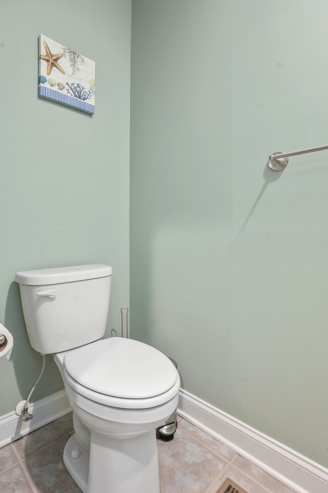 Building Photo - 1201 Dingle Rd