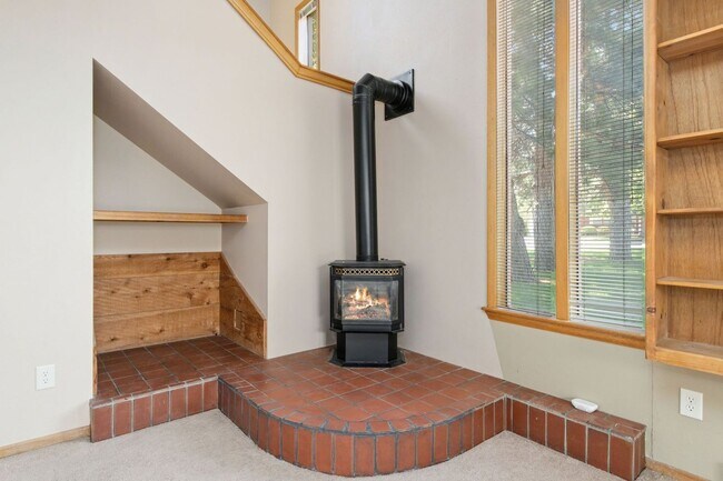 Building Photo - 514 Strachan Dr