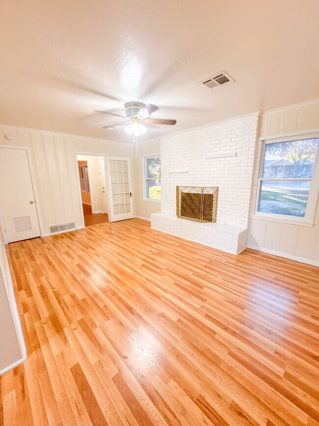 Building Photo - 2005 Downing St