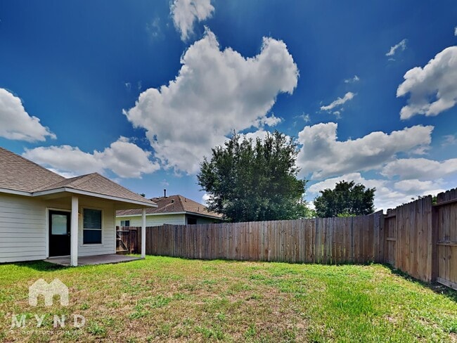 Building Photo - 21635 Falvel Sunset Ct