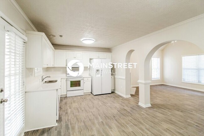 Building Photo - 3 Bedroom Pet-Friendly Home in Covington, GA with Main Street Renewal