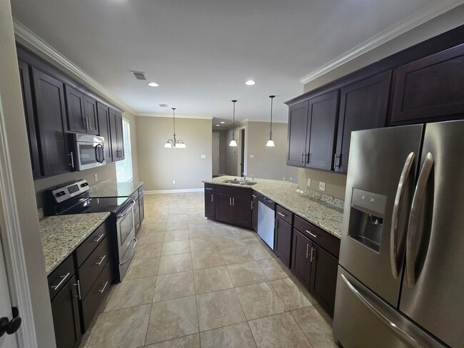 Building Photo - 8949 Poplar Pike