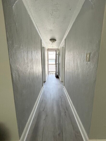 Building Photo - 3557 Evergreen Ave