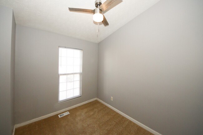 Building Photo - 5689 Strathmoor Manor Cir