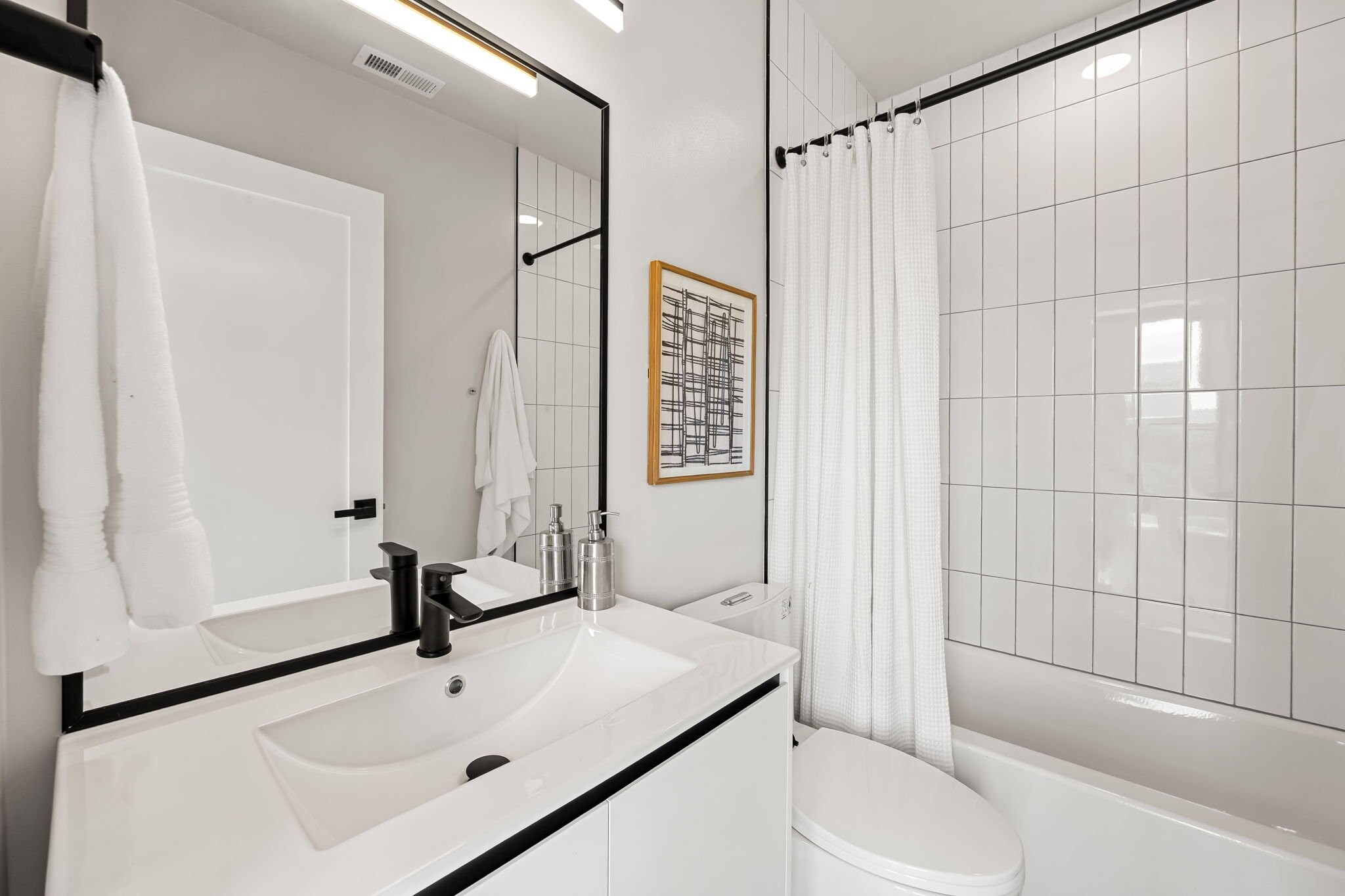 Building Photo - 600 N Howard St