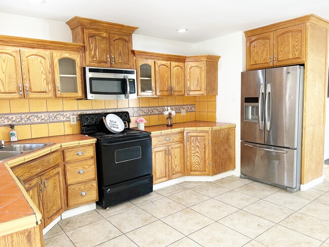 Building Photo - 54865 Avenida Vallejo