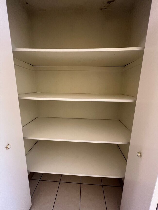 Building Photo - Spacious Family Home in Highland High School Area – Pocatello, ID!