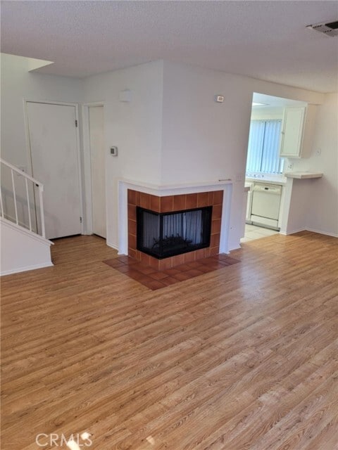 Building Photo - 2452 Chandler Ave