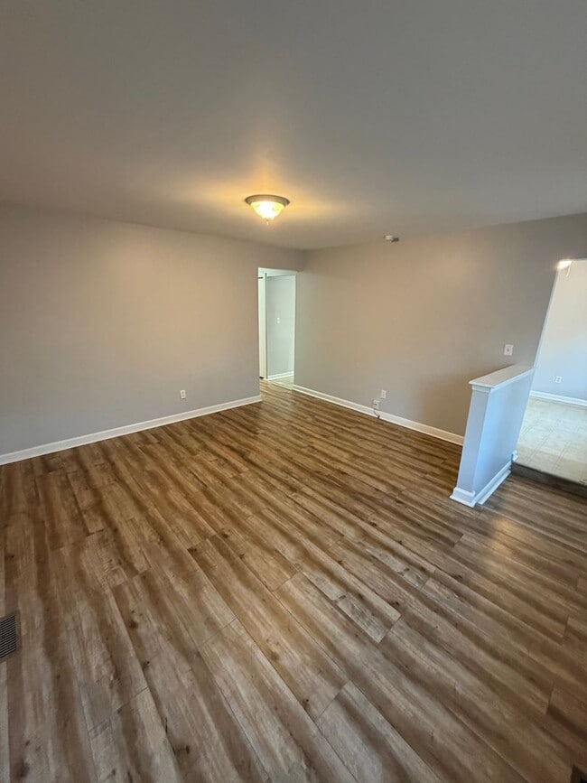 Building Photo - Charming Home in St. Clair Shores - PHOTOS COMING SOON