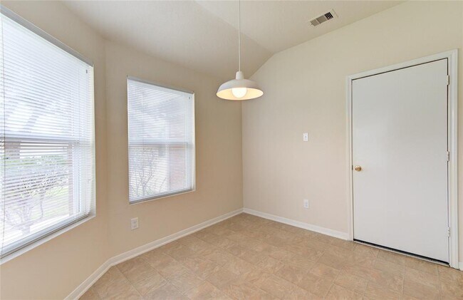 Building Photo - 3639 Barkers Crossing Ave