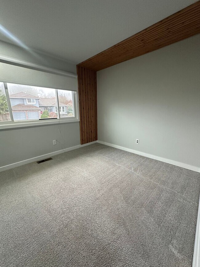 Building Photo - Beautiful 4 Bedroom 3 Bathroom Home in Everett!