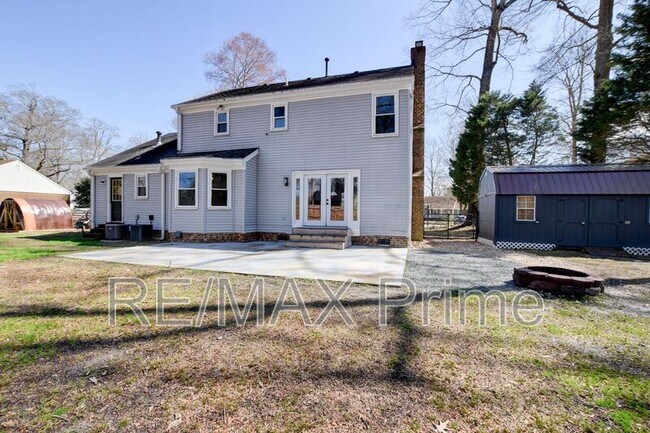 Building Photo - 412 Saddle Ct