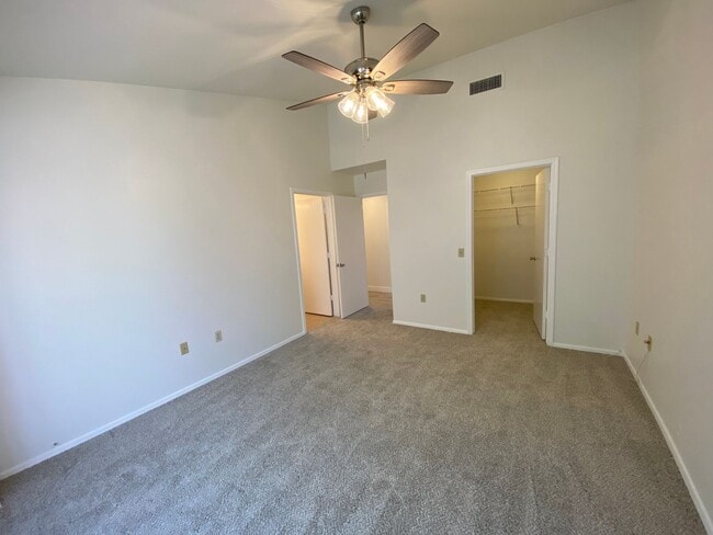 Building Photo - Sun City Summerlin - 55+ Community. Rare 2-bedroom