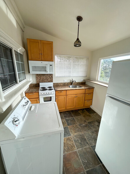 Building Photo - 7442 Hillmont Dr