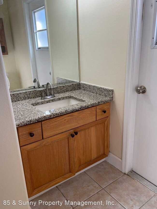 Building Photo - 5 br, 2 bath House - 5361 Somerville Dr