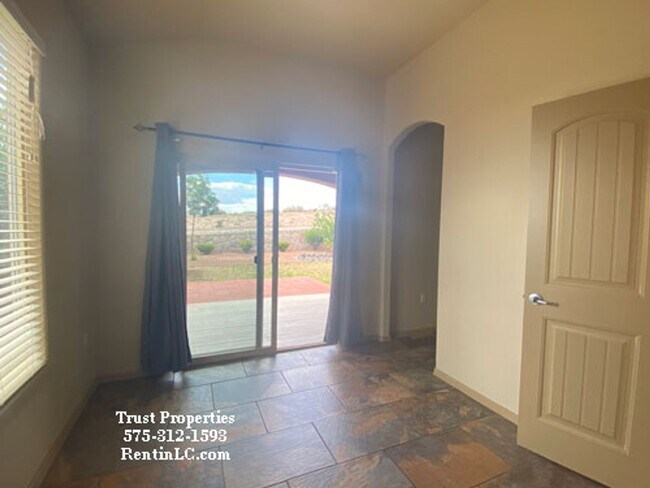 Building Photo - 4725 Rimrock Dr