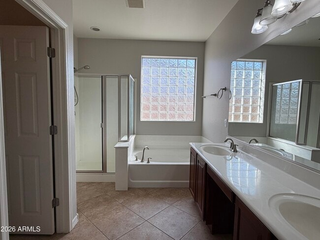 Building Photo - 15569 W Montecito Ave