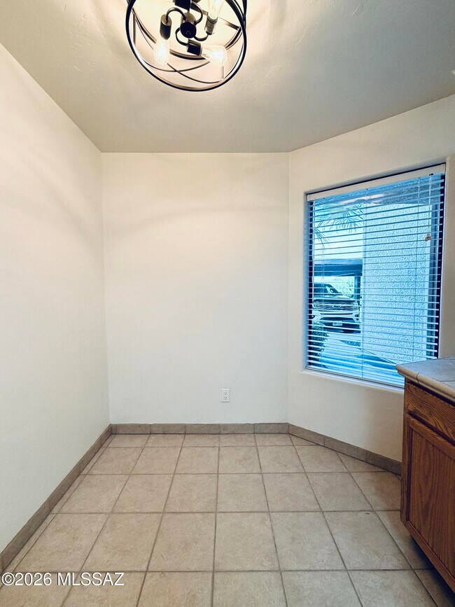 Building Photo - 5675 N Camino Esplendora
