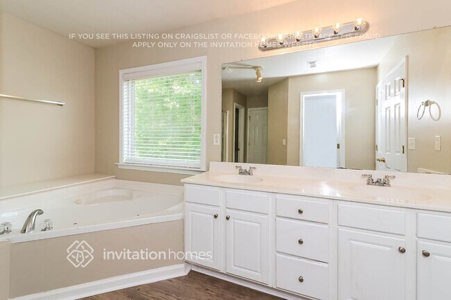 Building Photo - 7404 Melhana Ln