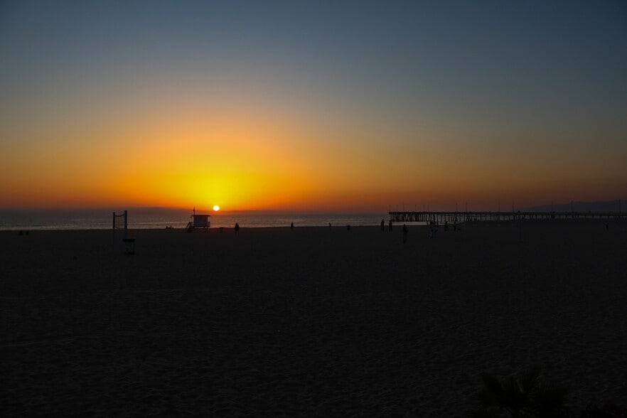 Building Photo - 3505 Ocean Front Walk