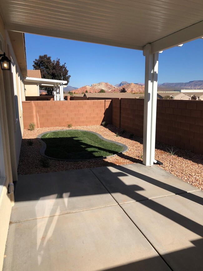 Building Photo - Tanzanite townhome in Sky Ridge
