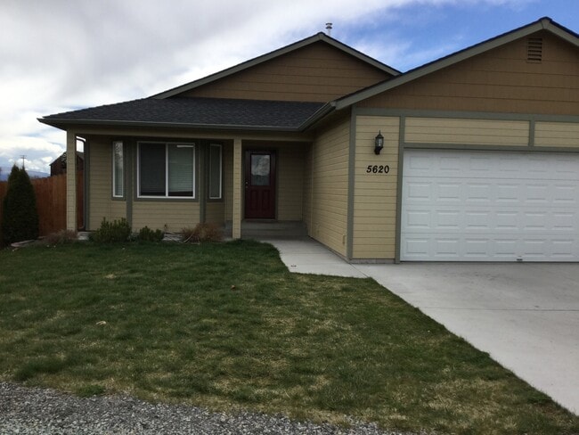 Building Photo - Modern 3 bed 2 bath home